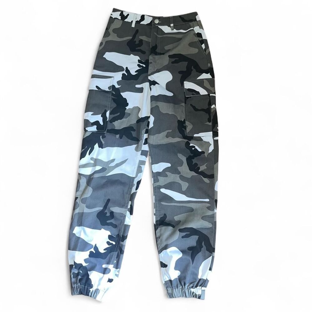 Prettylittlething Women's Grey and White Camo Joggers SZ 4